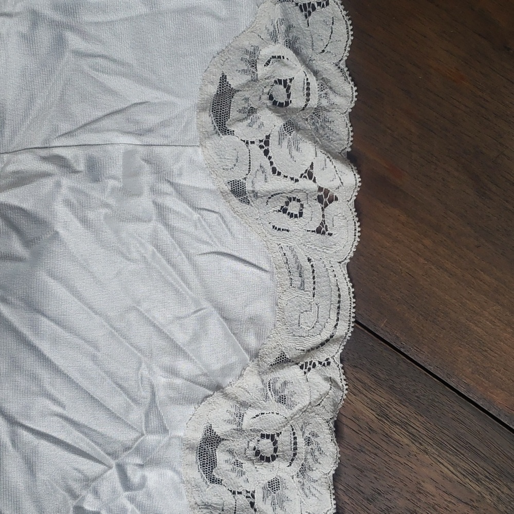 Vanity Fair Vintage Lace Slip Sz 38 - Picture 5 of 7